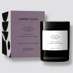 Candly & Co Świeca zapachowa No. 8 Kwiat lotosu / Piżmo You and I are