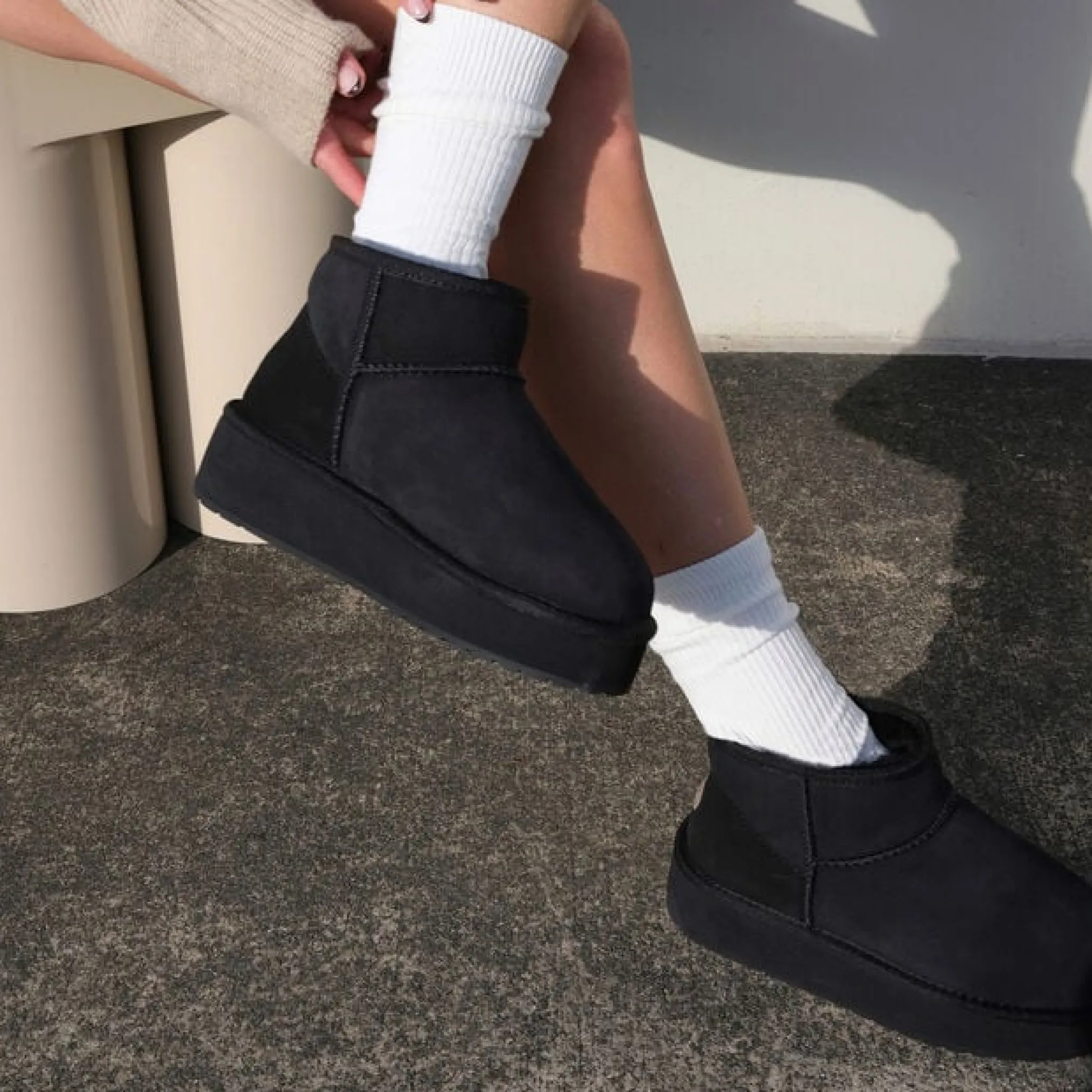 Emu Australia Buty Damskie Stinger Micro Flatform Black Kolor Czarny
