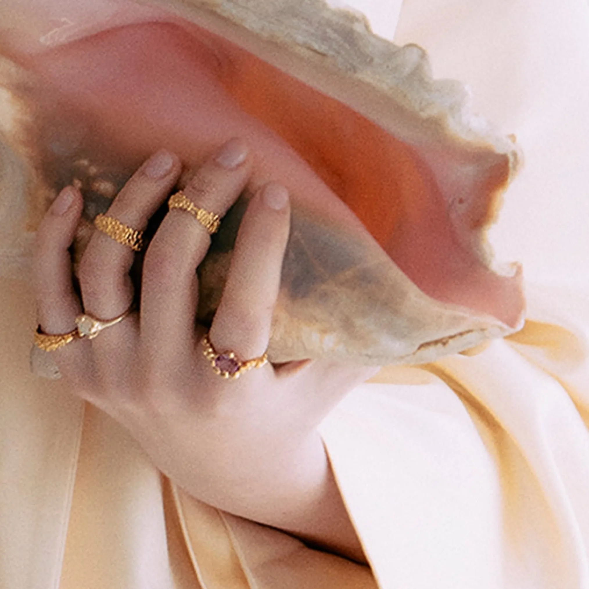 Pierścionek Maar Caviar ring gold